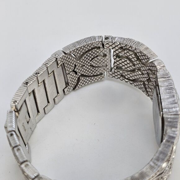 Jennifer Lopez Women Watch 20MM Crystal Accent Gray Dial Bracelet 6\